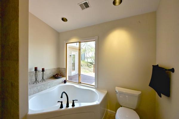 Dogwood---Bathroom-View